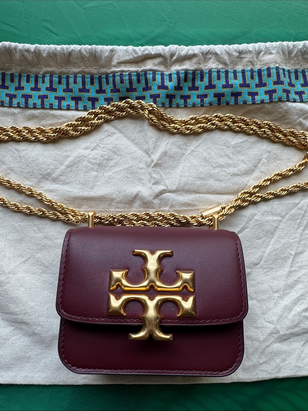 ❤️ Rare🌸 item Tory Burch Burgundy Leather Crossbody with Gold Hardware NWOT❤️